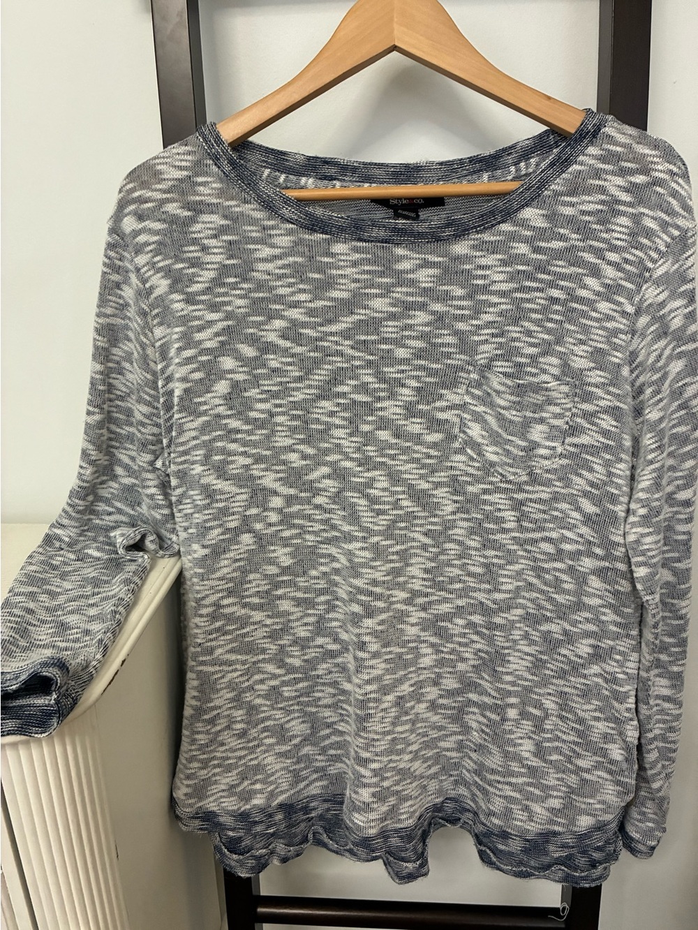 Style and co Blue and white Marled Lightweight Sweater. Size large. Pretty